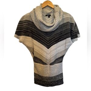Women's Gray and Black Cowl Neck Short Sleeve Sweater